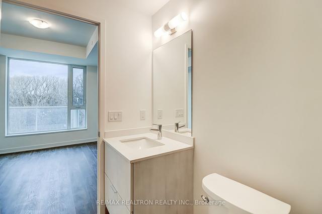 722 - 2 David Eyer Rd, Condo with 1 bedrooms, 2 bathrooms and 1 parking in Richmond Hill ON | Image 6