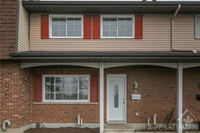 5 - 1661 Heron Rd, Townhouse with 3 bedrooms, 2 bathrooms and 1 parking in Ottawa ON | Image 1
