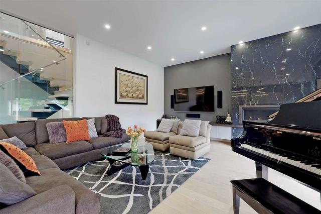 38 Ranwood Dr, House detached with 4 bedrooms, 5 bathrooms and 8 parking in Toronto ON | Image 23
