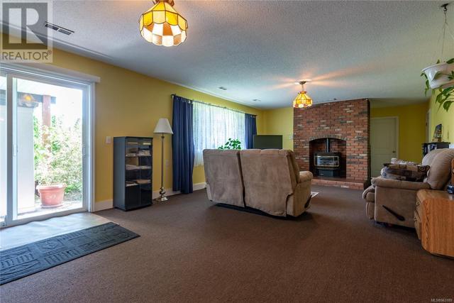 689 Alder St S, House detached with 4 bedrooms, 3 bathrooms and 3 parking in Campbell River BC | Image 31
