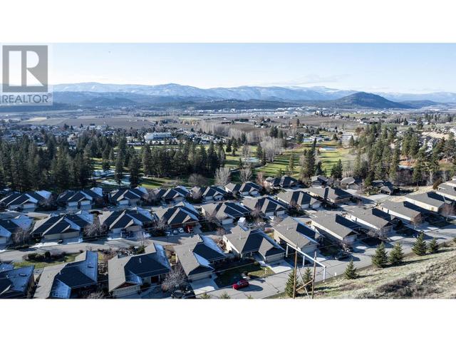 3516 Camelback Dr, House detached with 5 bedrooms, 3 bathrooms and 5 parking in Central Okanagan BC | Image 2