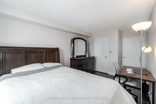 1209 - 155 Hillcrest Ave, Condo with 2 bedrooms, 1 bathrooms and 1 parking in Mississauga ON | Image 14