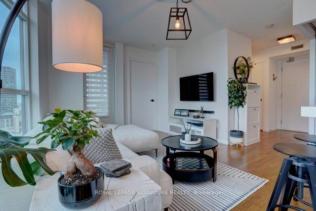 1611 - 215 Fort York Blvd, Condo with 2 bedrooms, 1 bathrooms and 1 parking in Toronto ON | Image 30
