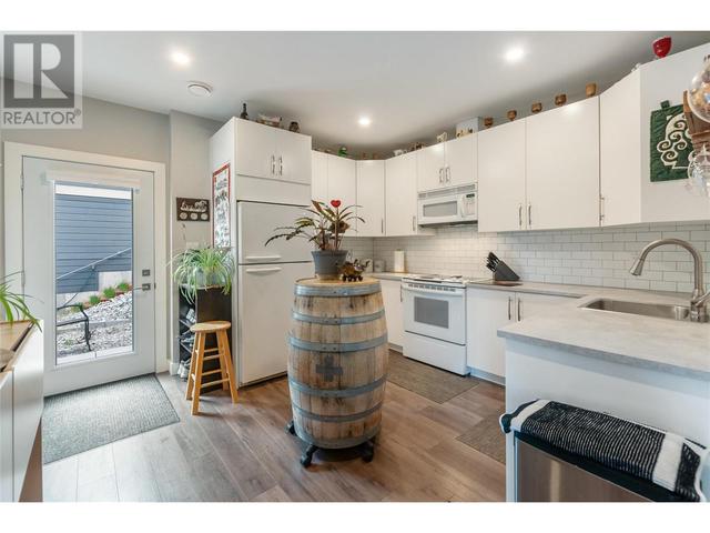 8764 Palmer Pl, House detached with 3 bedrooms, 3 bathrooms and 2 parking in Summerland BC | Image 40