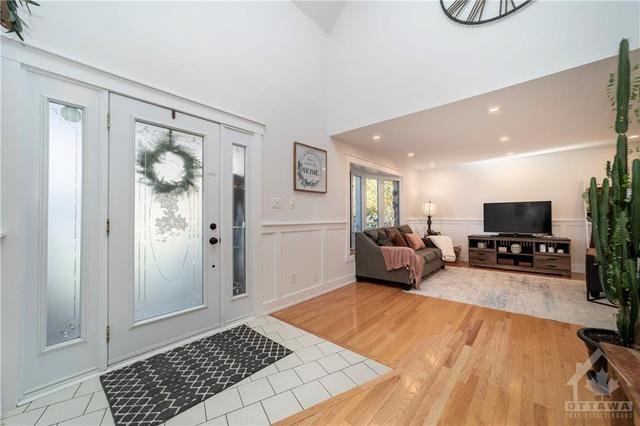 1906 Belcourt Blvd, House detached with 6 bedrooms, 4 bathrooms and 6 parking in Ottawa ON | Image 3