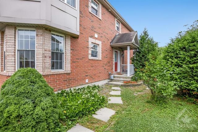 109 Topham Terr, Townhouse with 3 bedrooms, 3 bathrooms and 3 parking in Ottawa ON | Image 30