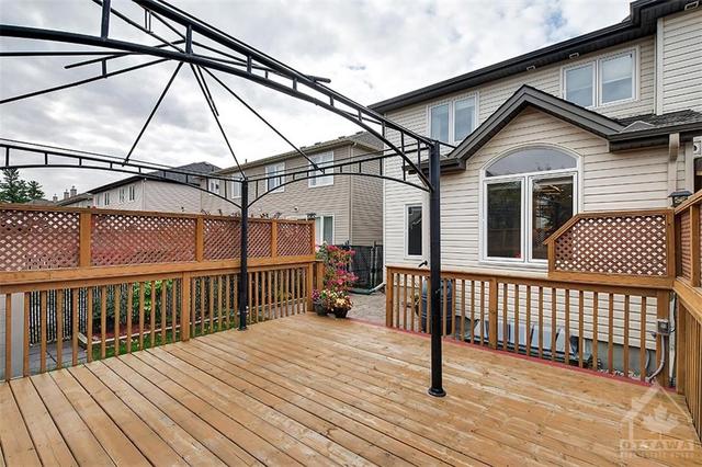 242 Horseshoe Crescent, Home with 3 bedrooms, 3 bathrooms and 2 parking in Ottawa ON | Image 27