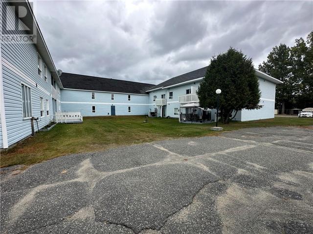 207 - 21 Balsam St, Condo with 2 bedrooms, 1 bathrooms and null parking in Greater Sudbury ON | Image 2