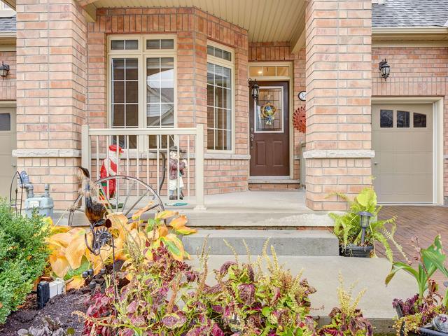 36 Amarillo Rd, Townhouse with 2 bedrooms, 3 bathrooms and 2 parking in Brampton ON | Image 1