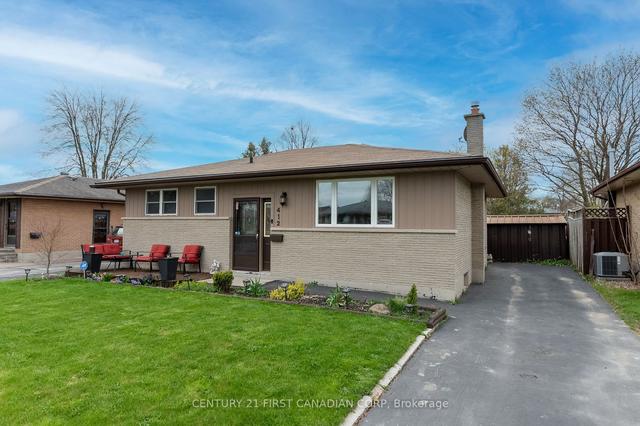 412 Hudson Dr, House detached with 3 bedrooms, 1 bathrooms and 2 parking in London ON | Image 1