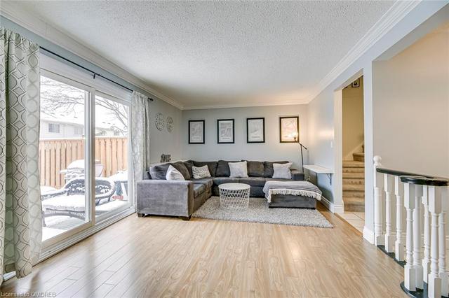 127 - 150 Gateshead Cres, House attached with 3 bedrooms, 1 bathrooms and 127 parking in Hamilton ON | Image 5