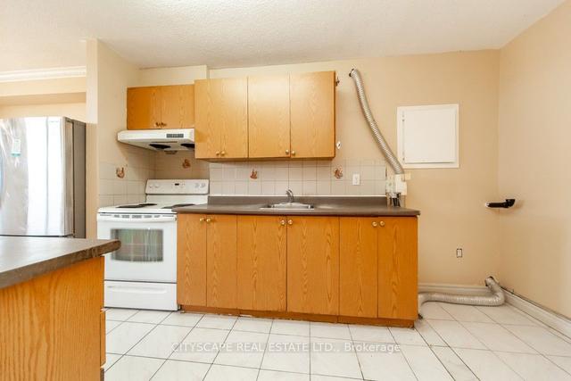 1005 - 1950 Kennedy Rd, Condo with 3 bedrooms, 1 bathrooms and 1 parking in Toronto ON | Image 9