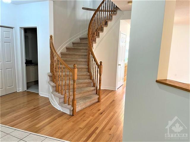 76 Upney Dr, House detached with 4 bedrooms, 3 bathrooms and 4 parking in Ottawa ON | Image 4