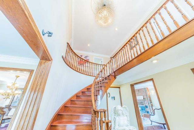24 Bellbrook Rd, House detached with 4 bedrooms, 4 bathrooms and 6 parking in Toronto ON | Image 6