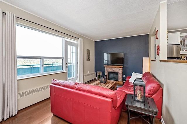 1101 - 49 Queen St E, Condo with 3 bedrooms, 2 bathrooms and 1 parking in Mississauga ON | Image 2