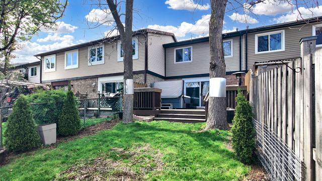 7 Greene Dr, House attached with 3 bedrooms, 3 bathrooms and 3 parking in Brampton ON | Image 26