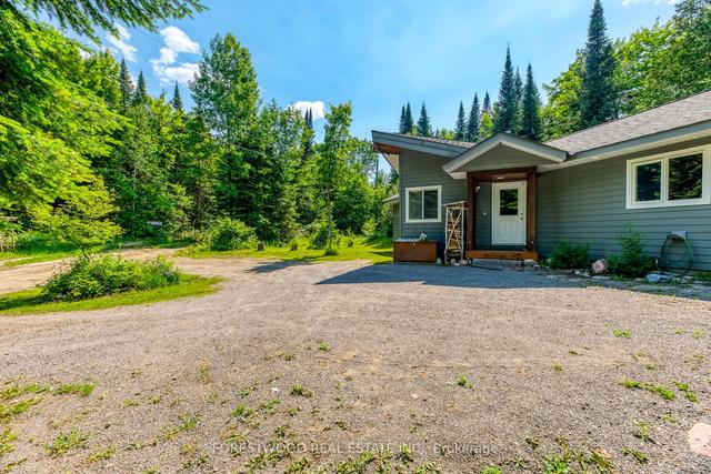 1074 Tippys Trail Dr, House detached with 3 bedrooms, 2 bathrooms and 6 parking in Dysart et al ON | Image 22