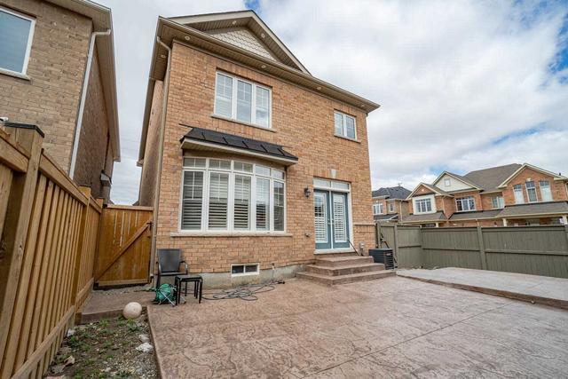 25 Exhibition Cres, House detached with 4 bedrooms, 3 bathrooms and 3 parking in Brampton ON | Image 18