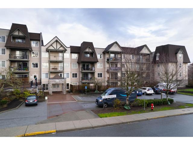 103 - 12083 92a Ave, Condo with 2 bedrooms, 2 bathrooms and 1 parking in Surrey BC | Image 2