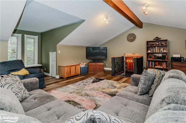 157 N Waseosa Lake Rd, House detached with 3 bedrooms, 2 bathrooms and 8 parking in Huntsville ON | Image 15