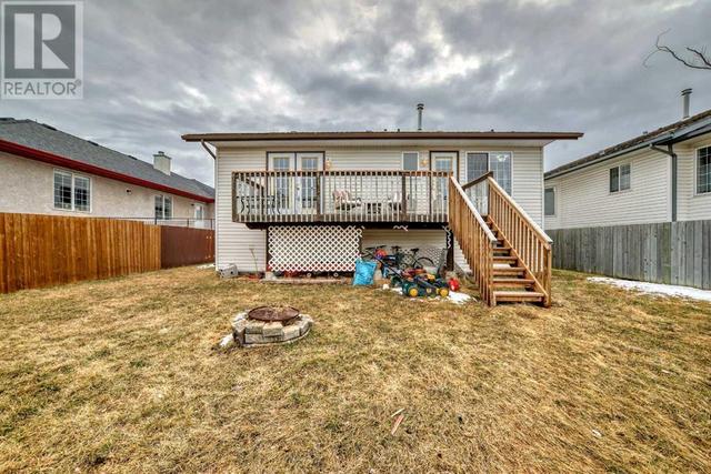 4 West Hall Pl, House detached with 4 bedrooms, 3 bathrooms and 4 parking in Cochrane AB | Image 42