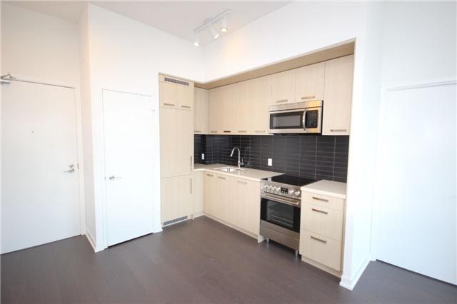 S809 - 455 Front St W, Condo with 2 bedrooms, 2 bathrooms and 1 parking in Toronto ON | Image 2