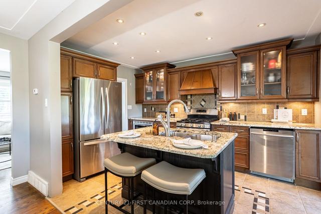 709 Galloway Cres, House detached with 3 bedrooms, 3 bathrooms and 7 parking in London ON | Image 5