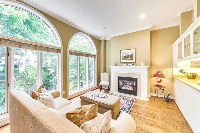 208 Cranbrooke Ave, House detached with 3 bedrooms, 4 bathrooms and 2 parking in Toronto ON | Image 3