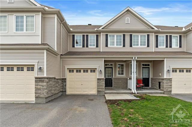 123 Laramie Crescent, Townhouse with 3 bedrooms, 3 bathrooms and 3 parking in Ottawa ON | Image 1