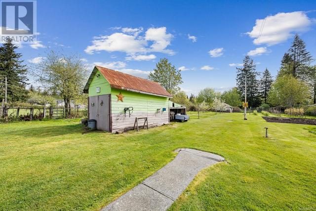 241 Petersen Rd, House detached with 3 bedrooms, 1 bathrooms and 5 parking in Campbell River BC | Image 6
