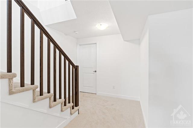 966 Brian Good Ave, Townhouse with 3 bedrooms, 3 bathrooms and 2 parking in Ottawa ON | Image 27