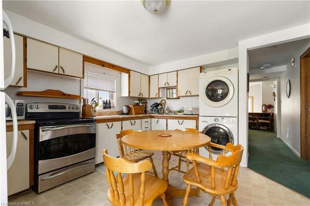 130 James St, House detached with 4 bedrooms, 2 bathrooms and 3 parking in Kingston ON | Image 8