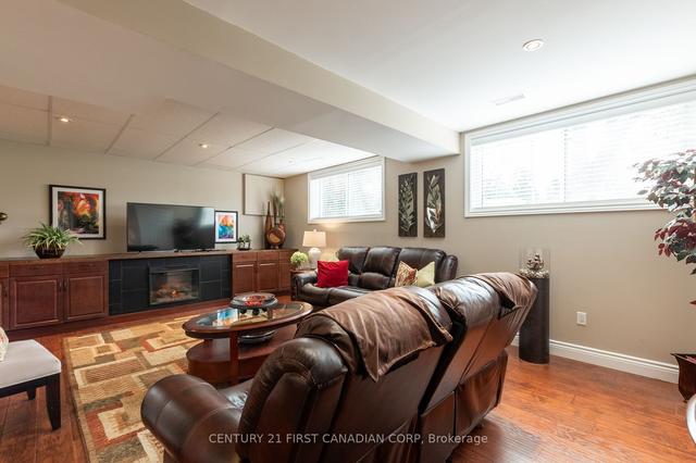 43 Ewald Pl, House detached with 3 bedrooms, 2 bathrooms and 8 parking in London ON | Image 17