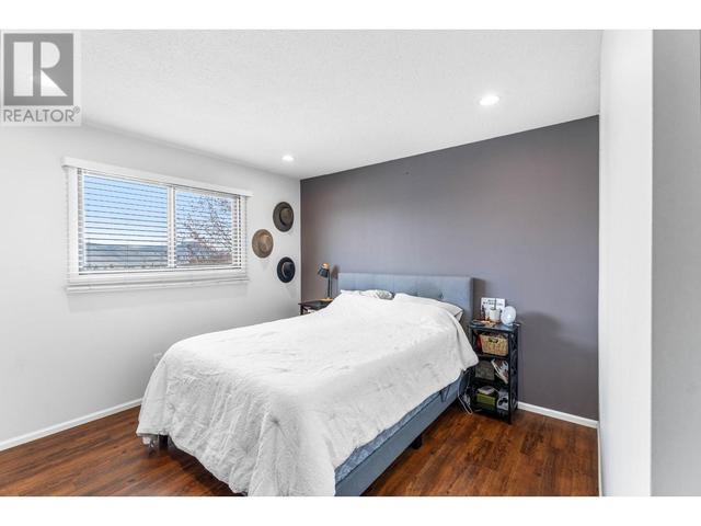 2113 Sifton Ave, House detached with 5 bedrooms, 2 bathrooms and null parking in Kamloops BC | Image 11