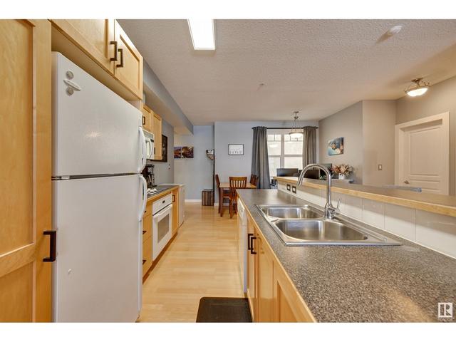 210 - 9828 112 St Nw, Condo with 2 bedrooms, 1 bathrooms and 2 parking in Edmonton AB | Image 13
