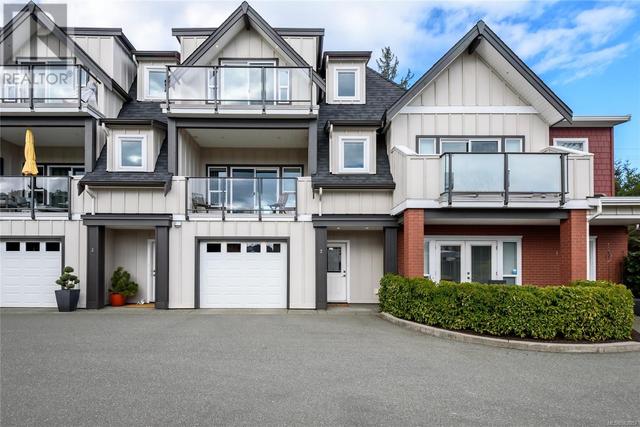 2 - 1653 Comox Ave, House attached with 3 bedrooms, 4 bathrooms and 1 parking in Comox BC | Image 1