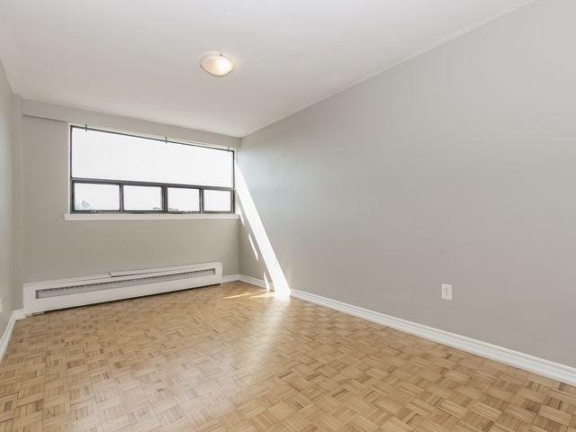 401 - 188 Mill St S, Condo with 2 bedrooms, 1 bathrooms and 1 parking in Brampton ON | Image 3