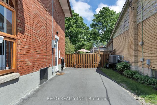 352 Prospect Ave, House semidetached with 3 bedrooms, 2 bathrooms and 5 parking in Kitchener ON | Image 18