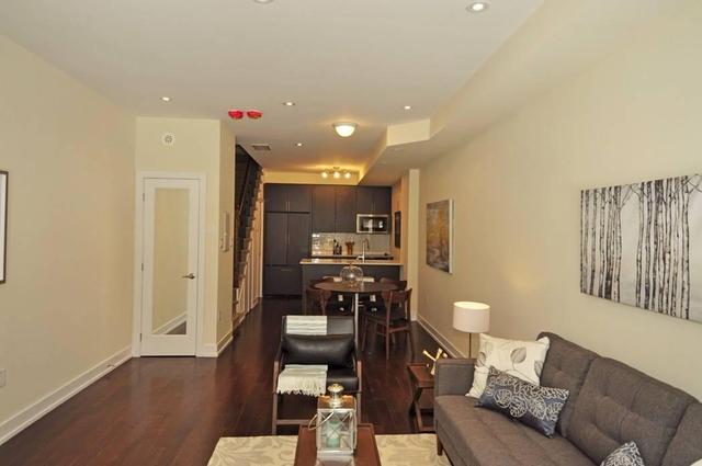TH19 - 17 Powerhouse St, House attached with 3 bedrooms, 3 bathrooms and 1 parking in Toronto ON | Image 5