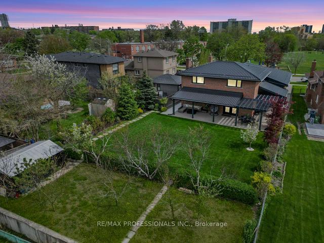 182 Gracefield Ave, House detached with 4 bedrooms, 4 bathrooms and 6 parking in Toronto ON | Image 34