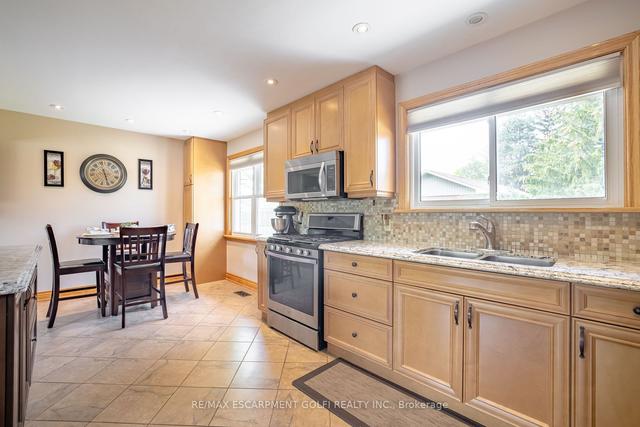 11 Glengarry Rd, House detached with 3 bedrooms, 2 bathrooms and 3 parking in St. Catharines ON | Image 3