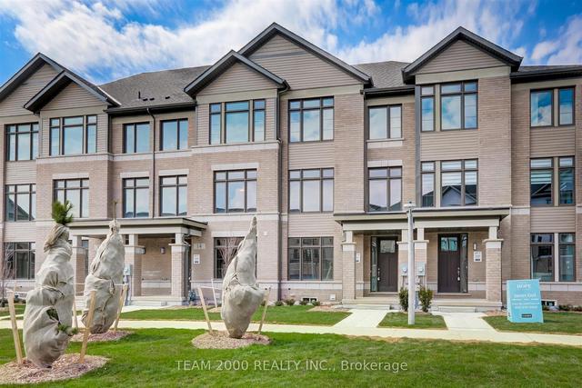 13 - 10 Freedom Cres, Townhouse with 3 bedrooms, 3 bathrooms and 2 parking in Hamilton ON | Image 1
