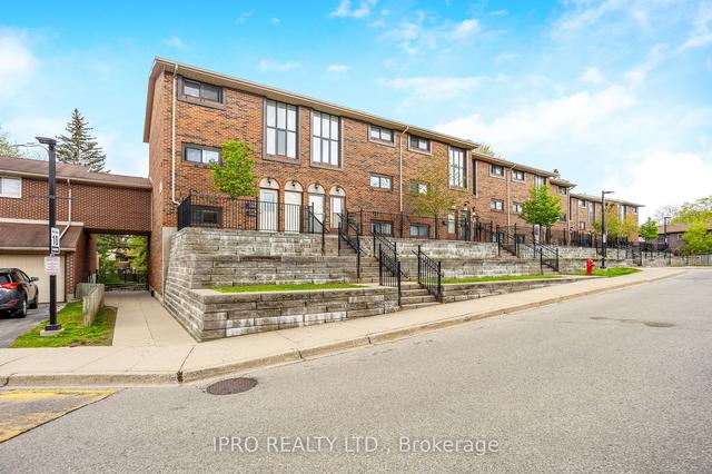 128 - 49 Rhonda Rd, Townhouse with 3 bedrooms, 2 bathrooms and 1 parking in Guelph ON | Image 12