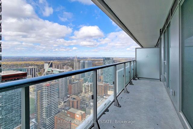 4510 - 2221 Yonge St, Condo with 1 bedrooms, 2 bathrooms and 0 parking in Toronto ON | Image 12