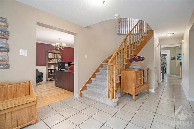 1913 Montereau Ave, House detached with 4 bedrooms, 4 bathrooms and 4 parking in Ottawa ON | Image 3