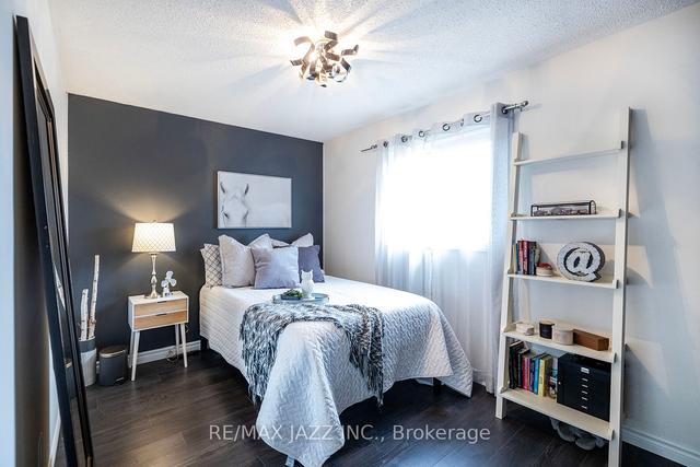 2 Regency Cres, House detached with 2 bedrooms, 3 bathrooms and 3 parking in Whitby ON | Image 10