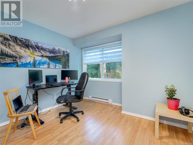 6 - 3993 Columbine Way, House attached with 3 bedrooms, 3 bathrooms and 2 parking in Saanich BC | Image 15