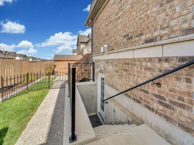 151 Eden Oak Tr, House attached with 3 bedrooms, 4 bathrooms and 4 parking in Kitchener ON | Image 27