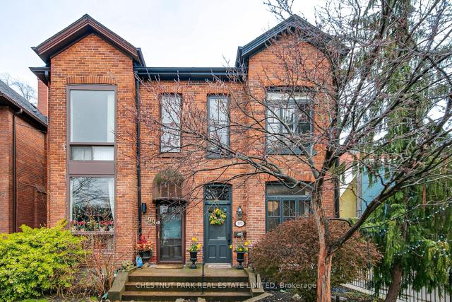 197 Victor Ave, House semidetached with 3 bedrooms, 3 bathrooms and 1 parking in Toronto ON | Image 1