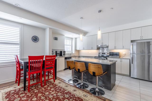 10 - 2212 Bromsgrove Rd, Townhouse with 3 bedrooms, 3 bathrooms and 1 parking in Mississauga ON | Image 2